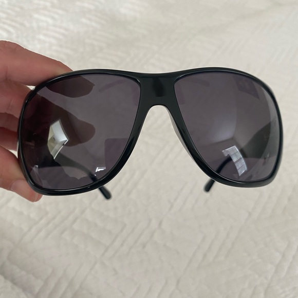 Chanel Black Quilted Sunglasses Case - Picture 6 of 9